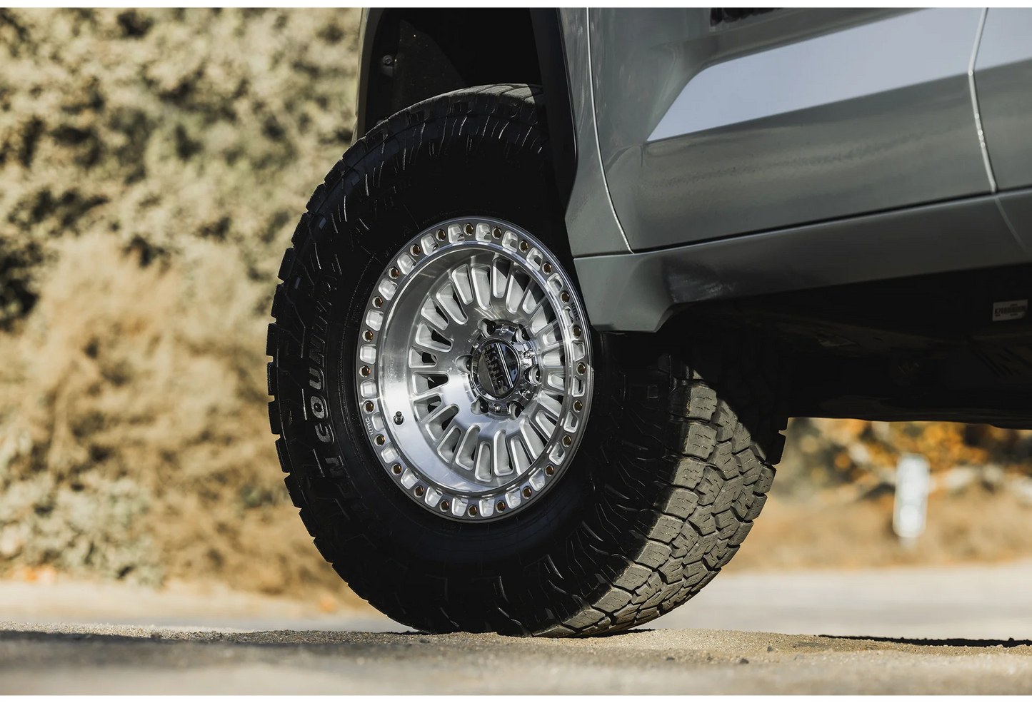 KMC - KM554 AZTEC (Gloss Silver Machined Face)