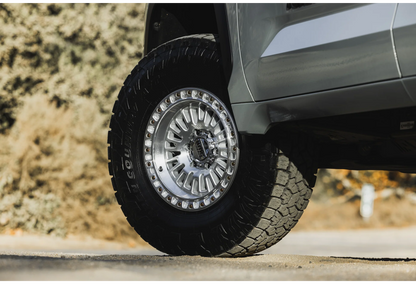 KMC - KM554 AZTEC (Gloss Silver Machined Face)