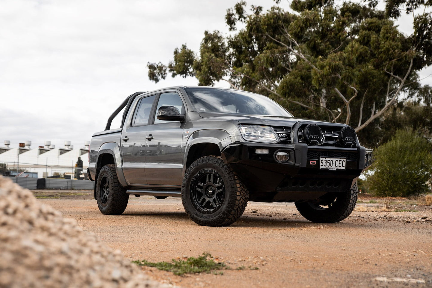 ROH - HAMER (Matt Black with Black Anodised Bolts)