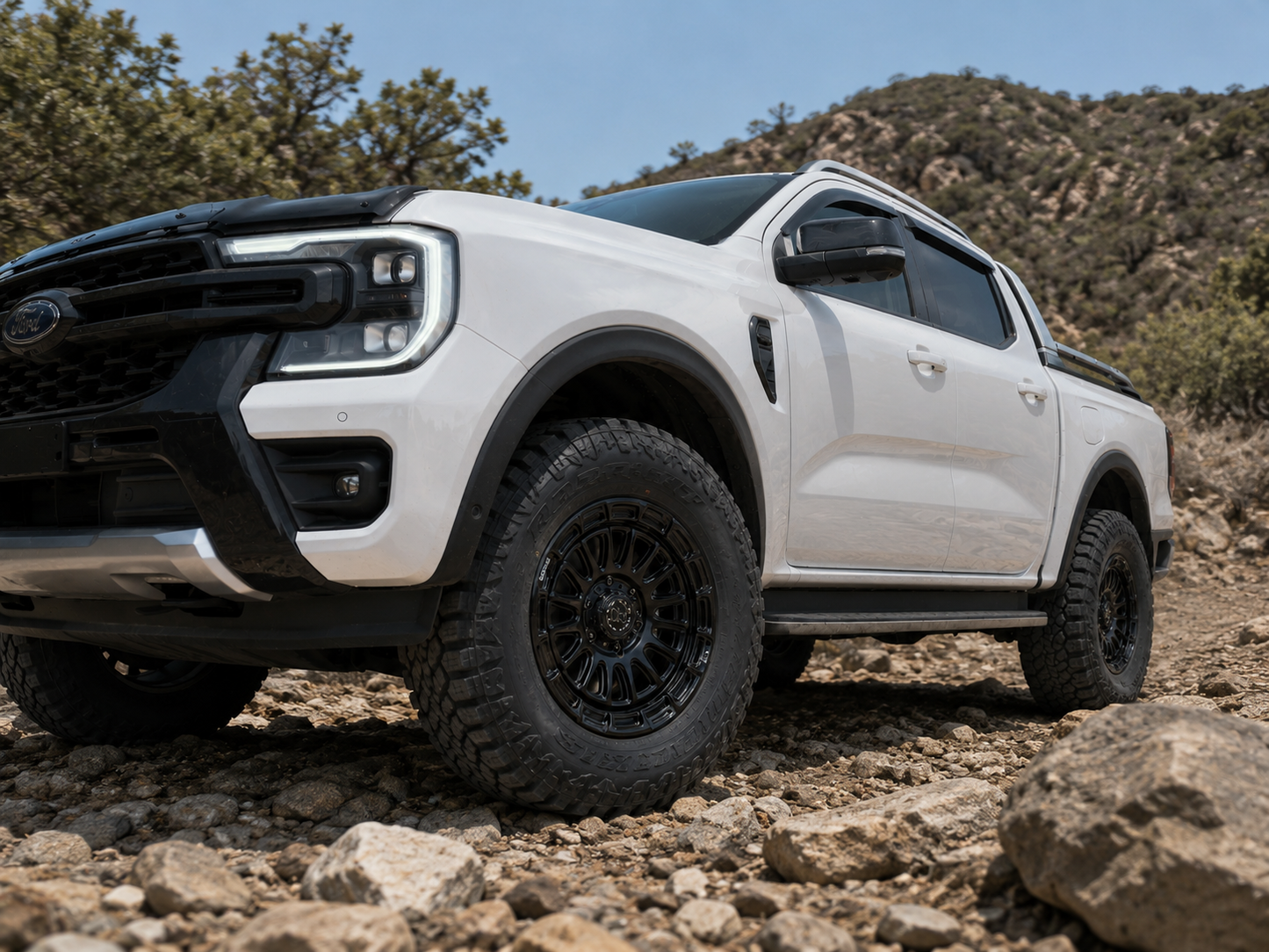 BLACK RHINO - RIVAL (Matte Black Gloss Black Lip)